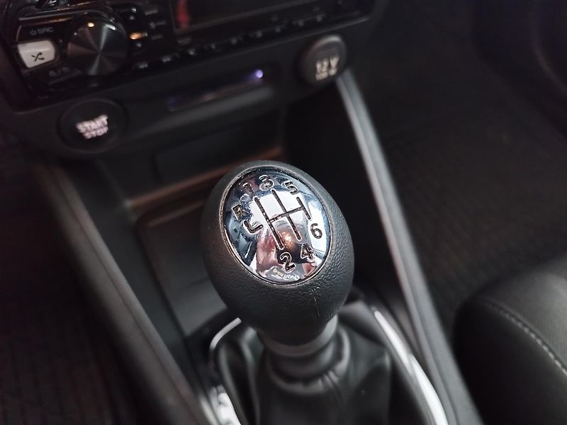 Renault Mégane (2015) 1,6i 81KW klima najeto 99000 - fotka 20 z 29