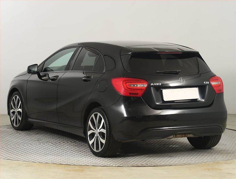 Mercedes-Benz Třídy A (2013) A 180 CDI , Automat, Kůže - fotka 4 z 18