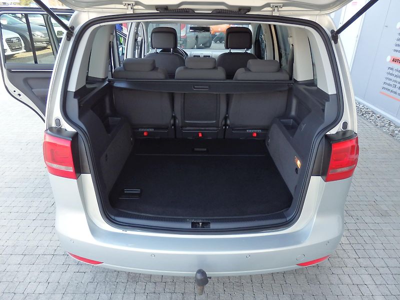 Volkswagen Touran 1.4 TSI 103 kW DIGI. KLIMA,ESP - fotka 8 z 13