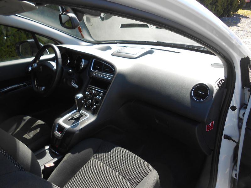 Peugeot 5008 88KW,NAVI,PANORAMA,AUTOMAT - fotka 16 z 45