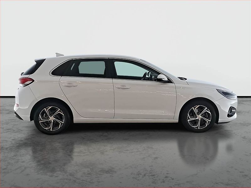 Hyundai i30 (2024) 1.0 T-GDI, Automat, Serv.kniha - fotka 6 z 16