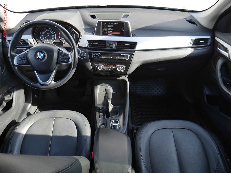BMW X1 (2017) 2.0D xDrive, 1.maj, AT, LED - fotka 8 z 18