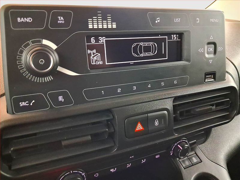 Peugeot Partner (2023) 1.5 BlueHDi, 3Místa, ČR, DPH - fotka 11 z 15
