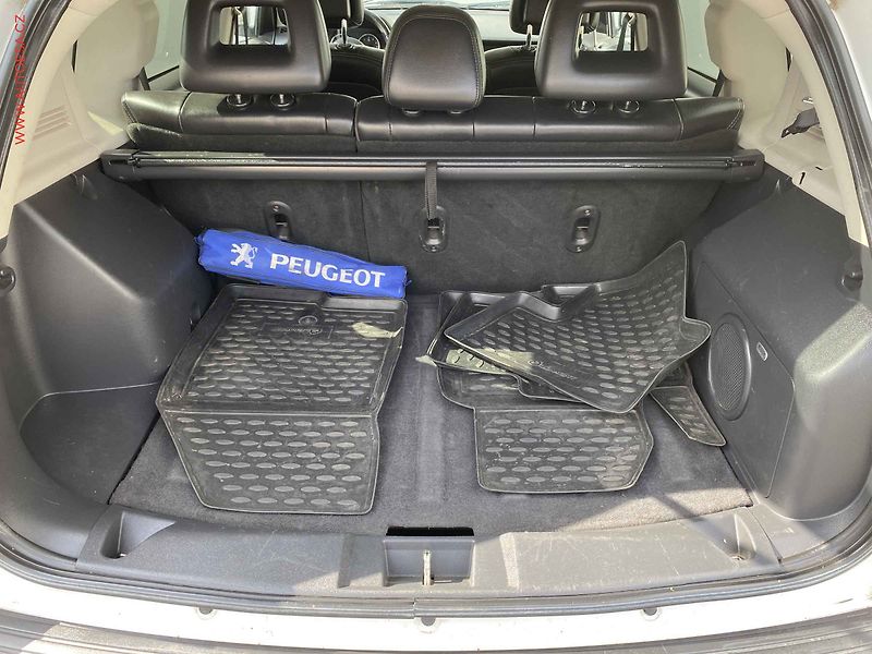 Jeep Compass (2012) 2.2 CRDi 4x4, AC, TZ, navi - fotka 7 z 16