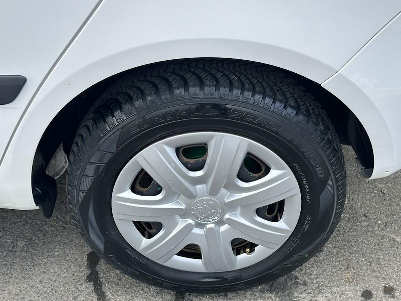 Škoda Fabia (2011) 1.2TSI/63kW 1.Maj. *KLIMA  - fotka 30 z 30