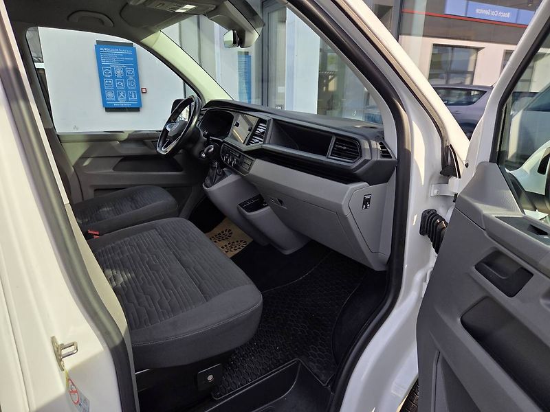 Volkswagen Caravelle (2022) 2.0 TDI DSG Long 9míst WEBASTO - fotka 39 z 43