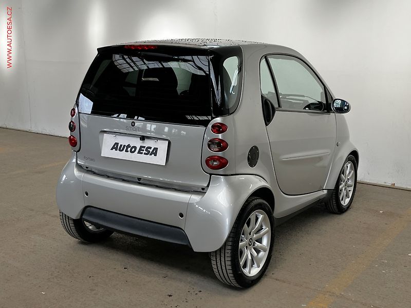 Smart Fortwo (2006) 0.7i, Automat - fotka 4 z 12
