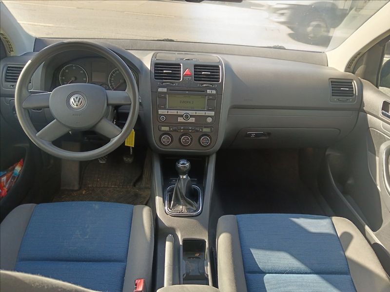 Volkswagen Golf 2,0 TDi - fotka 14 z 18