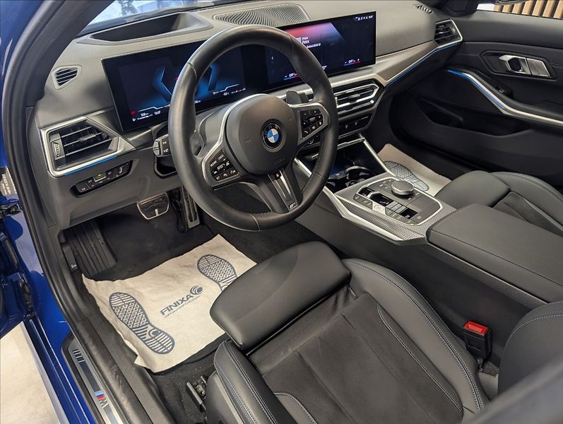 BMW Řada 3 320 i xDrive - fotka 13 z 31