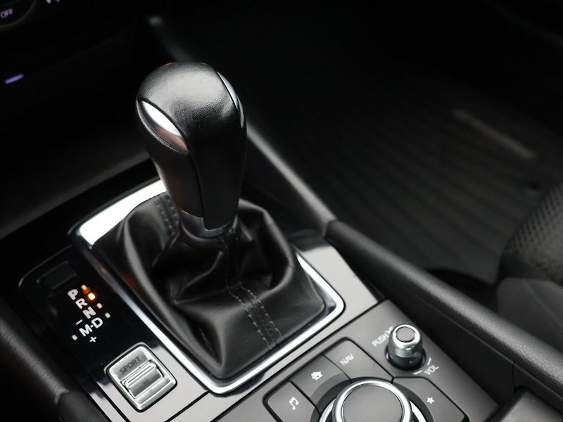 Mazda 3 2,0 G120 Automat Attraction - fotka 28 z 32