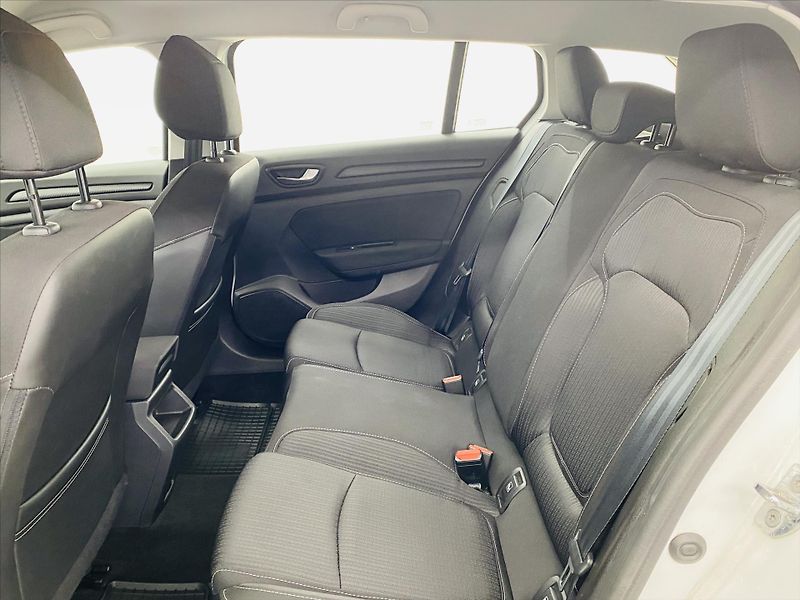 Renault Mégane 1,3 i 75Kw po servise - fotka 6 z 25