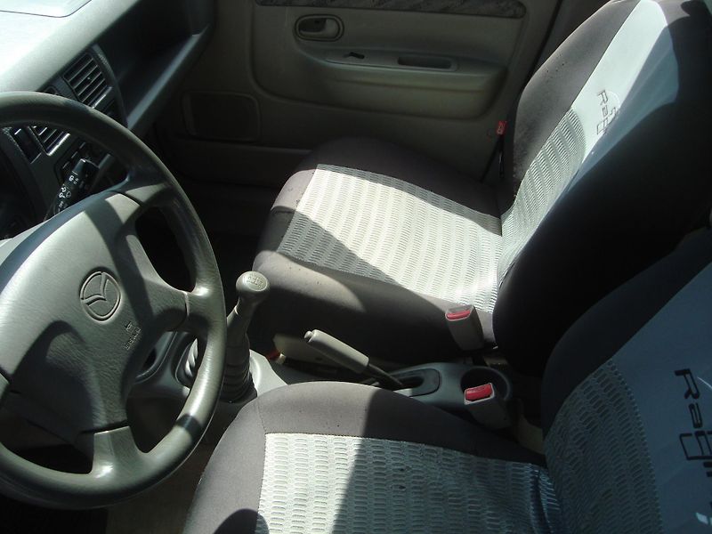 Mazda Demio (1999) 1,3 - fotka 11 z 16