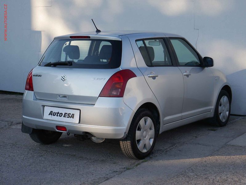 Suzuki Swift (2007) 1.3VVT 4x4 - fotka 6 z 17