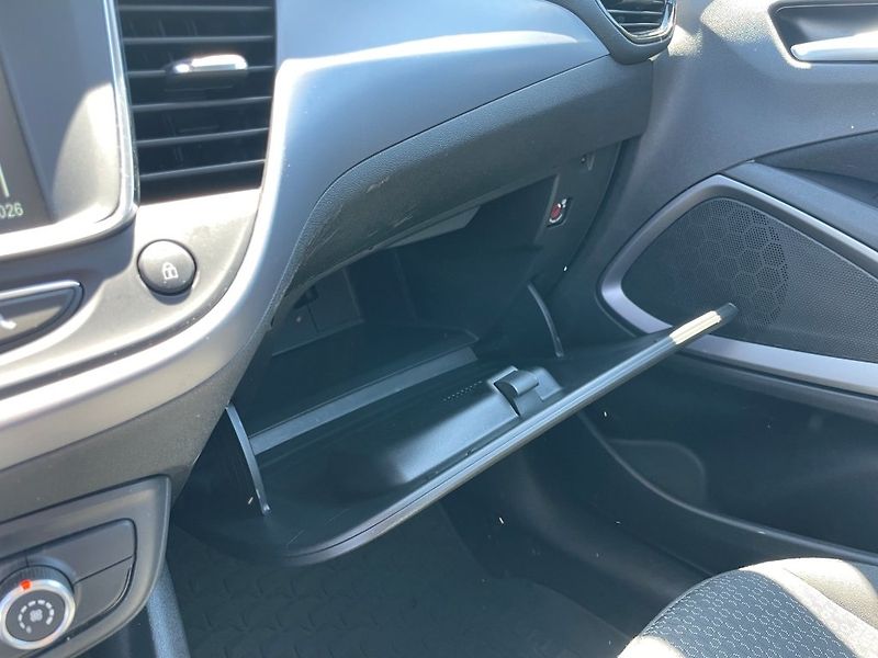 Opel Crossland Edition 1,2 Turbo, MT6 - fotka 30 z 32