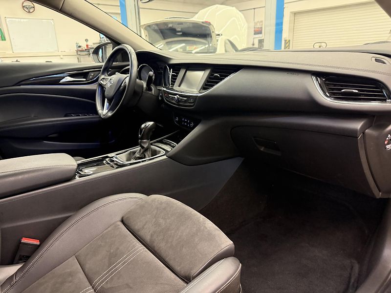 Opel Insignia Grand Sport 2.0 CDTI 125 kW - fotka 17 z 20