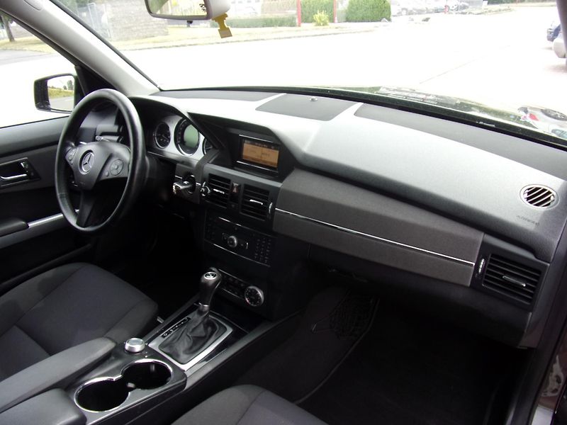 Mercedes-Benz GLK (2009) 350 CDI V6 4MATIC TEMP AC - fotka 32 z 36