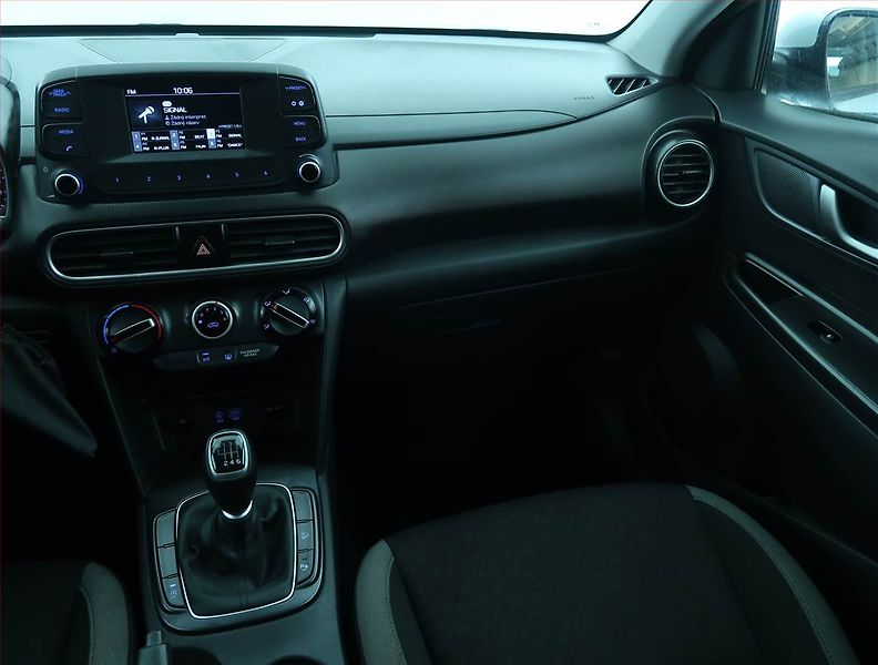 Hyundai Kona (2019) 1.0 T-GDI, ČR,1.maj - fotka 8 z 16