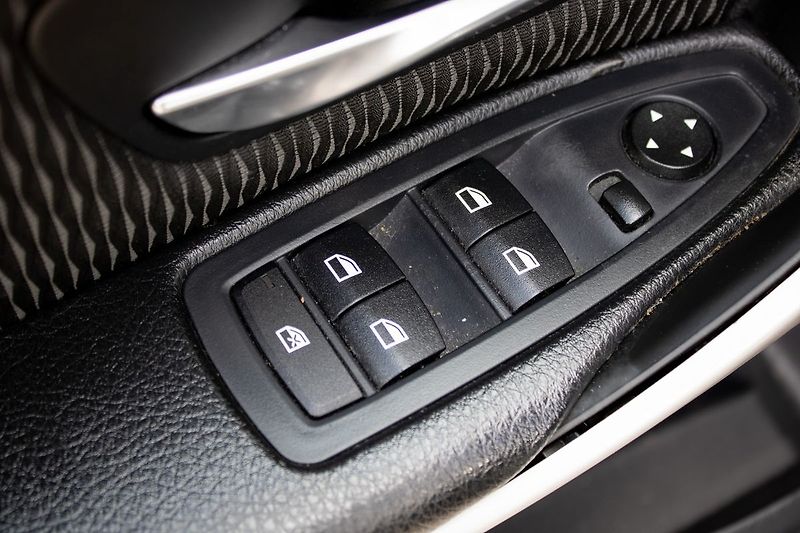 BMW Řada 3 Nebourané, pravidelně servis - fotka 24 z 36