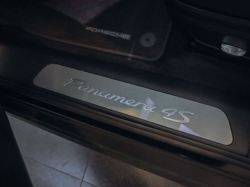 Porsche Panamera 4S Diesel 310 kW - fotka 37 z 38