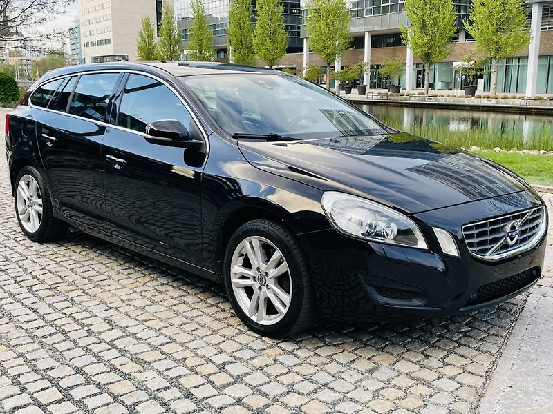 Volvo V60 2.4D5 MANUÁL VÝHŘEV SERVISKA - fotka 10 z 44