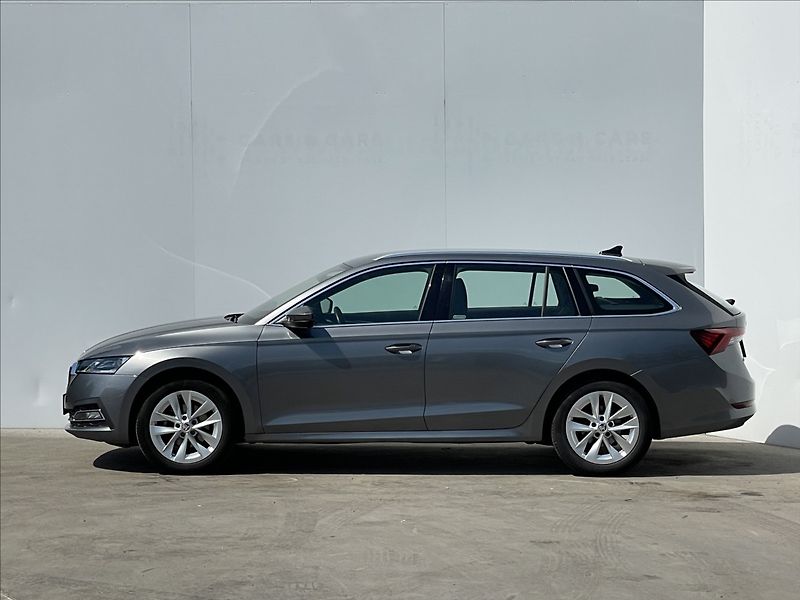 Škoda Octavia 2,0 TDI DSG Combi Style Plus - fotka 2 z 23