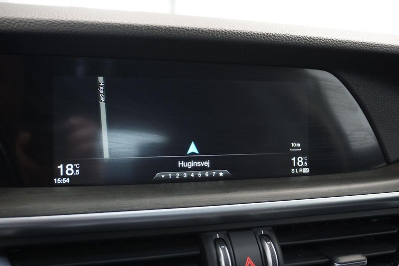 Alfa Romeo Stelvio 2.0 TB 280PS Q4 AUT. - fotka 18 z 29