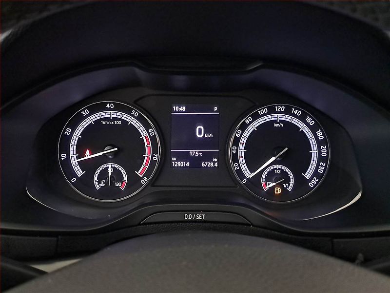 Škoda Karoq (2019) 1.5 TSI, Automat, Tempomat - fotka 10 z 18