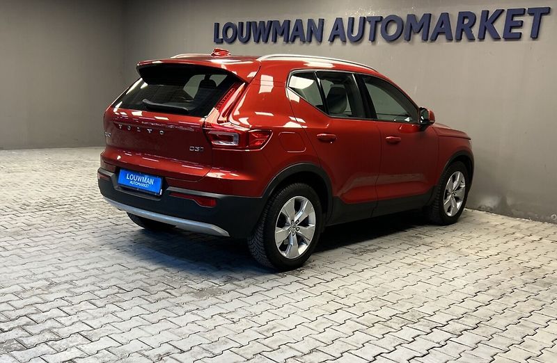 Volvo XC40 D3 AT AWD Momentum - fotka 2 z 18