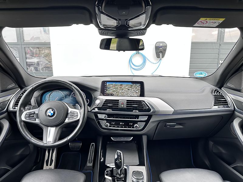 BMW X3 xDrive30d M-Sport - fotka 7 z 32