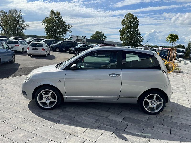 Lancia Y (2008) 1,4i 57 KW Klima - fotka 8 z 28