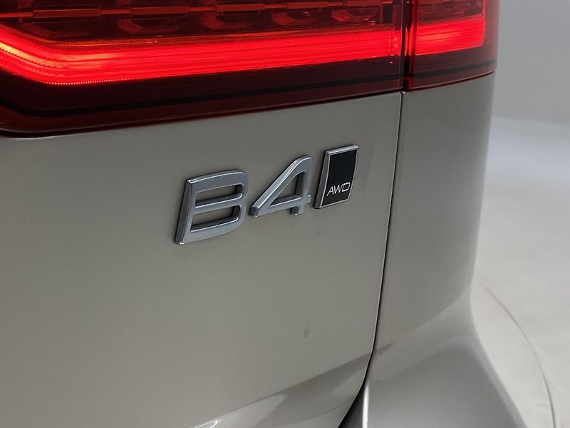 Volvo V60 CC B4 AWD CORE AUT CZ - fotka 33 z 54