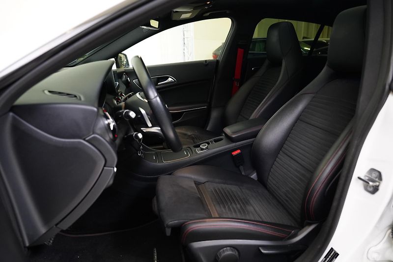 Mercedes-Benz CLA - fotka 11 z 30