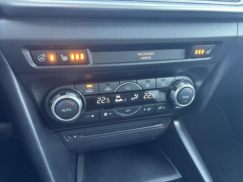 Mazda 3 2,0 i Attraction PLNÝ SERVIS - fotka 25 z 39
