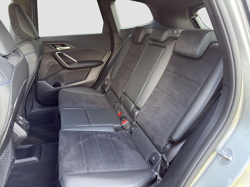 BMW X1 xDrive23i - fotka 16 z 21