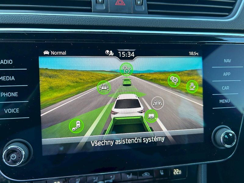 Škoda Superb (2022) SUP.COM L K TD 147/2.0 A7A - fotka 25 z 31