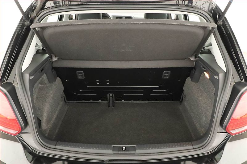 Volkswagen Polo (2011) 1.2 12V, ČR,1.maj - fotka 10 z 12