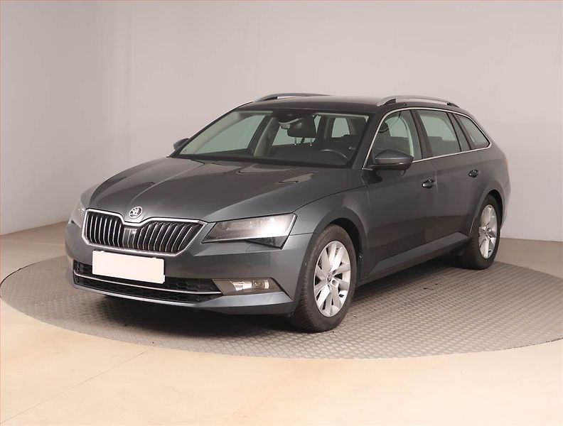 Škoda Superb (2019) Style Plus 2.0 TDI, Automat - fotka 2 z 17