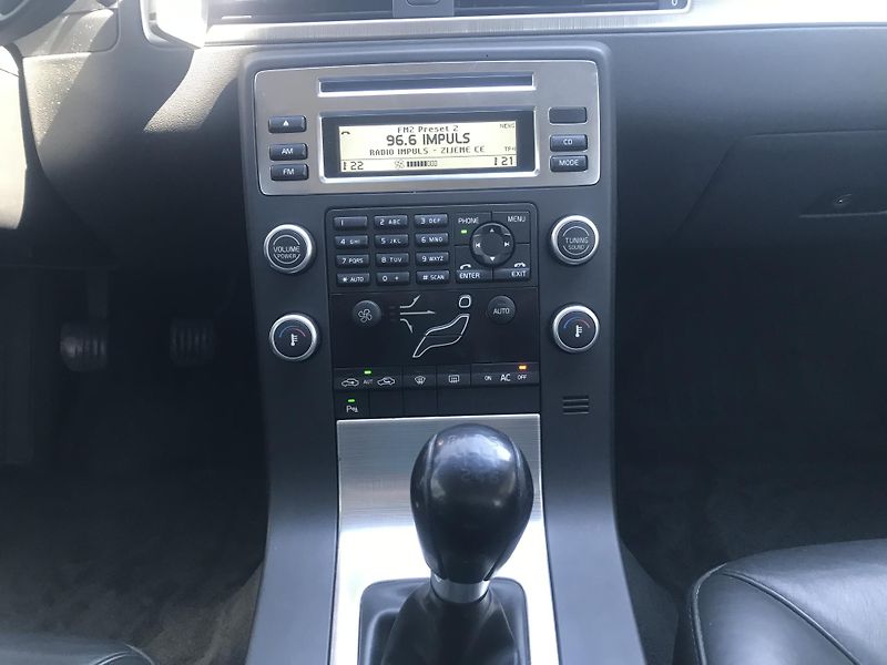 Volvo V70 2.0 D 100 KW,NAVI,STAV,CENA.. - fotka 13 z 14