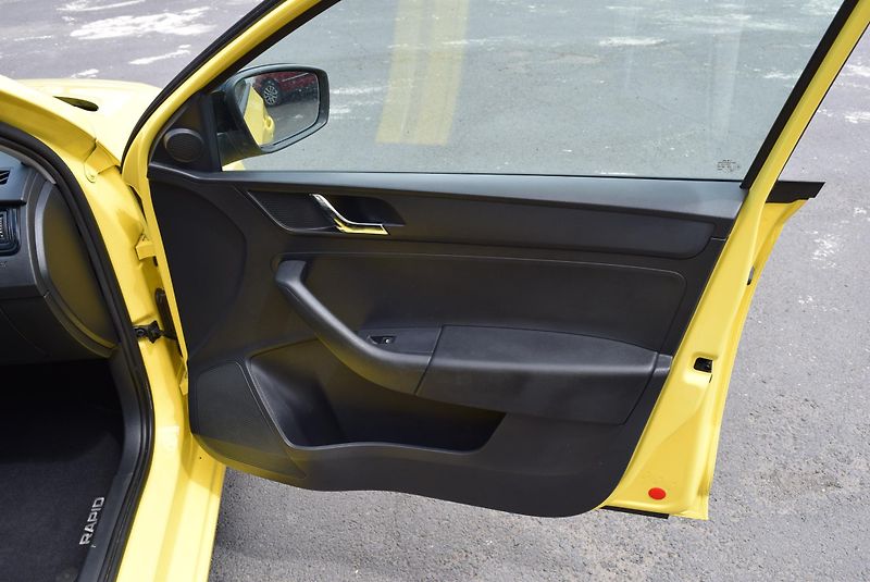 Škoda Rapid (2014) 1.2TSI 63kw AMBITION PANO OPS - fotka 36 z 50