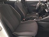 Peugeot 2008 (2023) 1.2 PureTech, ČR,1.maj - náhled 9
