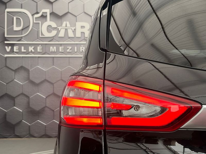 Ford S-MAX 2.5 HEV ST-Line 7 míst - fotka 40 z 65