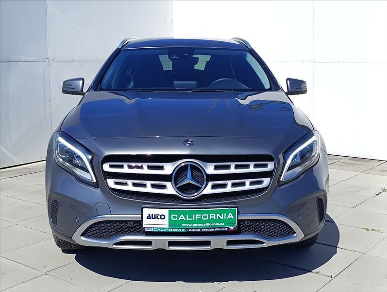 Mercedes-Benz GLA 2,2 200d Kamera Navi Kůže LED - fotka 3 z 38
