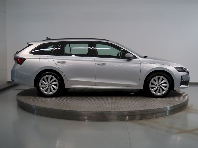 Škoda Octavia (2024) SELECTION 2.0TDI 110KW DSG - fotka 8 z 40
