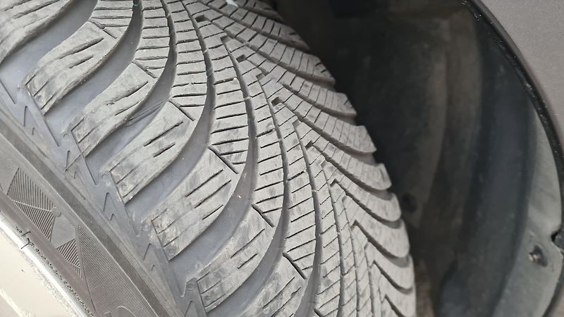 Ford Mondeo (2010) 2.0 /103kW - fotka 15 z 23
