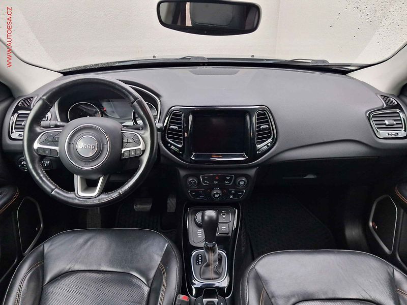 Jeep Compass (2019) 1.4 MultiAir 4X4, Limited - fotka 8 z 22