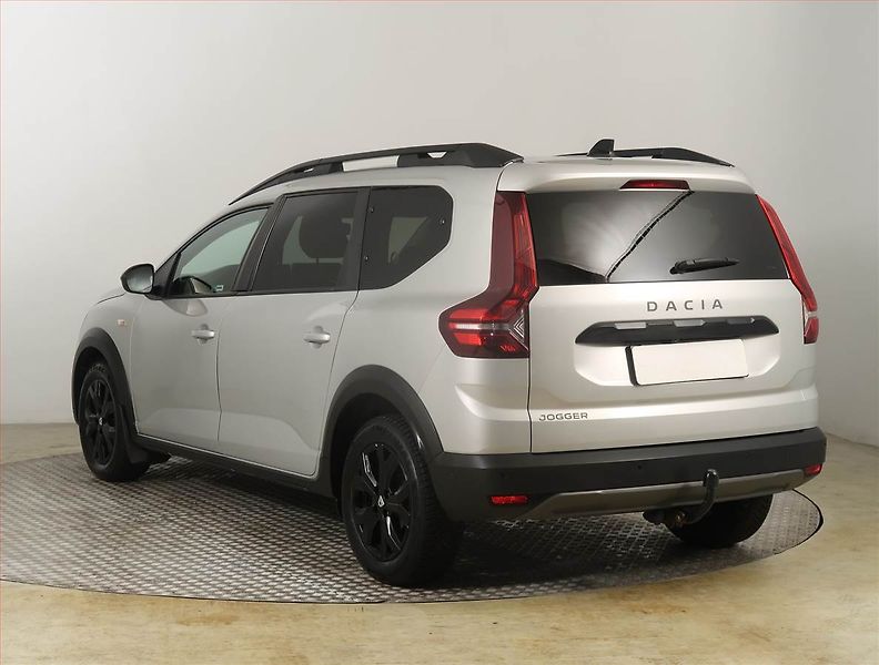 Dacia Jogger (2022) 1.0 TCe, 7 míst, Navi - fotka 4 z 23