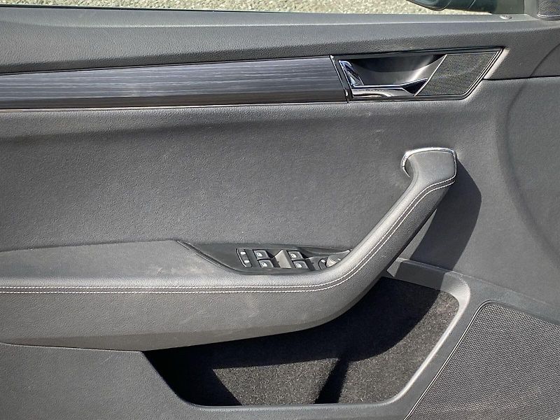 Škoda Superb (2021) 1.5 TSI Style - fotka 27 z 38