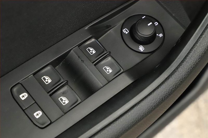 Škoda Superb (2018) 2.0 TDI, Automat, Xenony - fotka 9 z 20