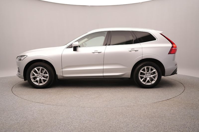 Volvo XC60 B4 AWD MOMENTUM PRO REZERVACE - fotka 7 z 43