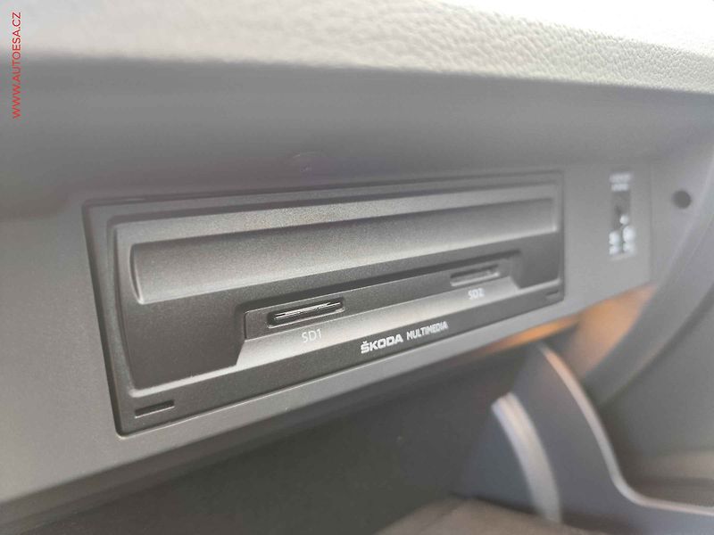 Škoda Superb (2019) 1.6TDi, DSG, LED - fotka 26 z 27